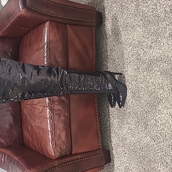 Boots - Picture 3 of 8